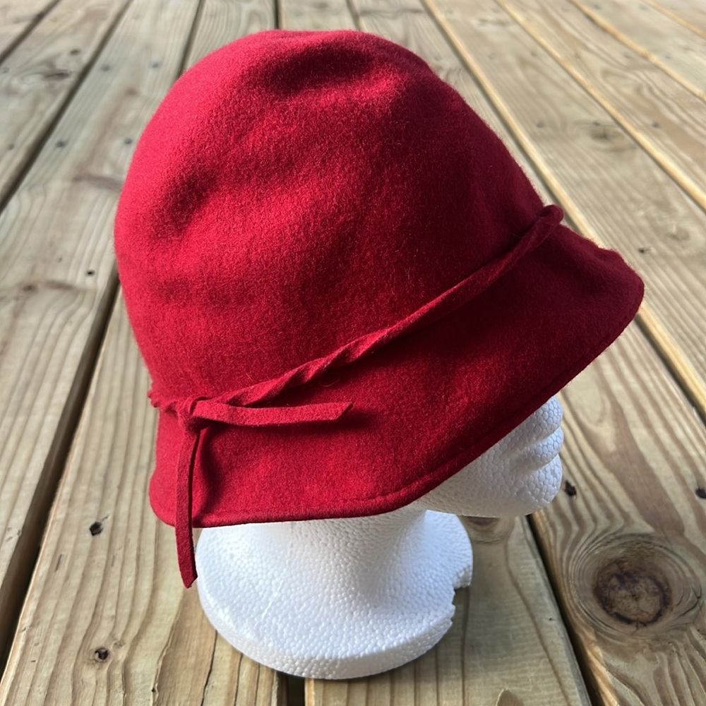 100% Wool Size One Women’s Red Bucket Cloche Flapper Hat
